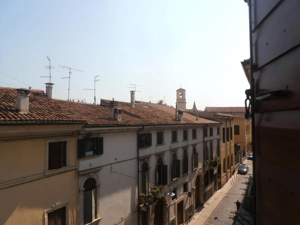 Stay in Verona Center Frühstückspension